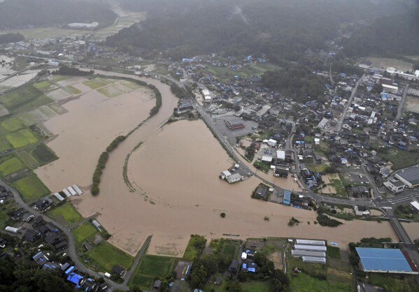 暴雨袭击日本中北部，造成1人死亡，数人失踪